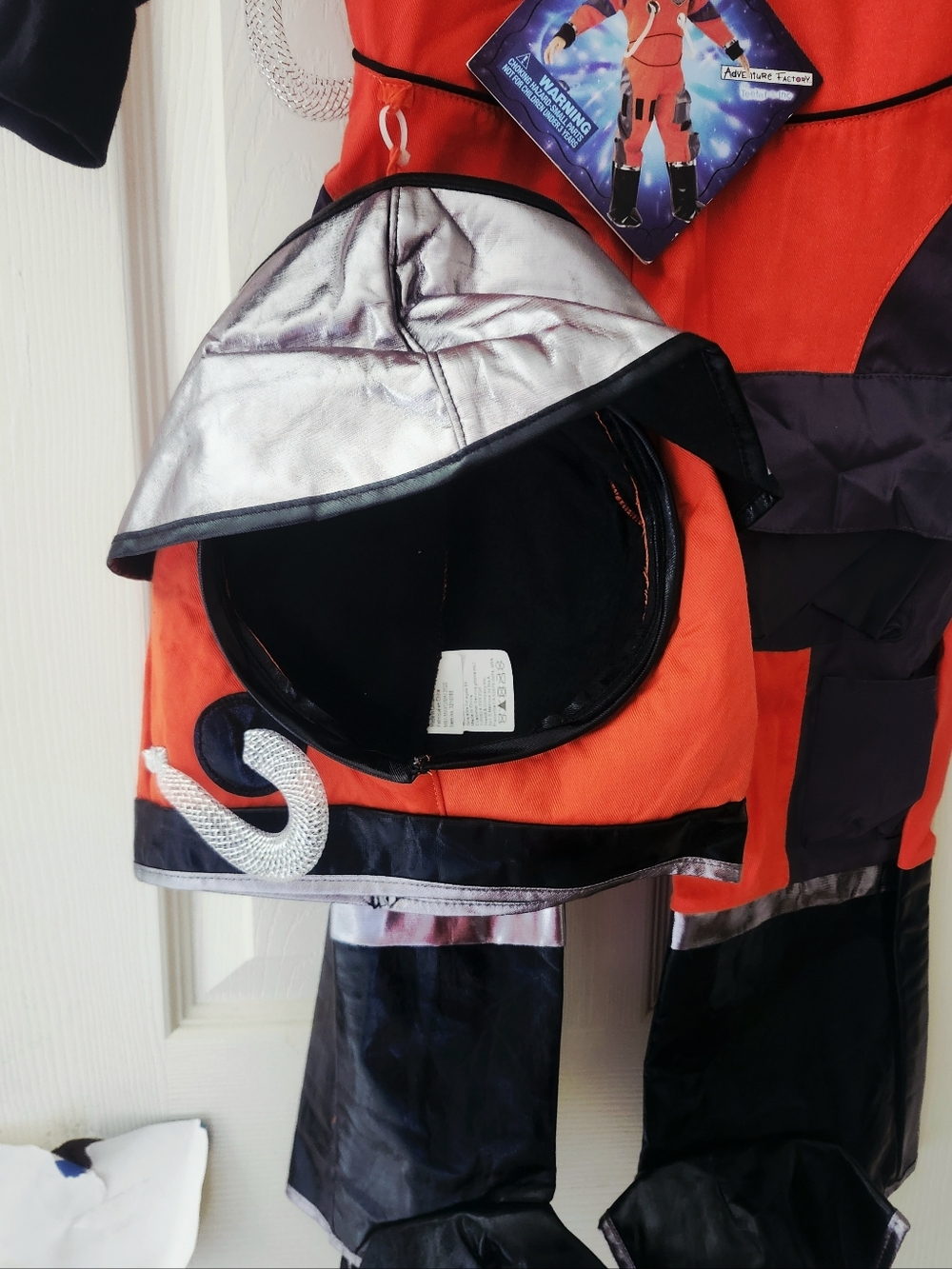 NWT Kids Spacesuit - Picture 4 of 9